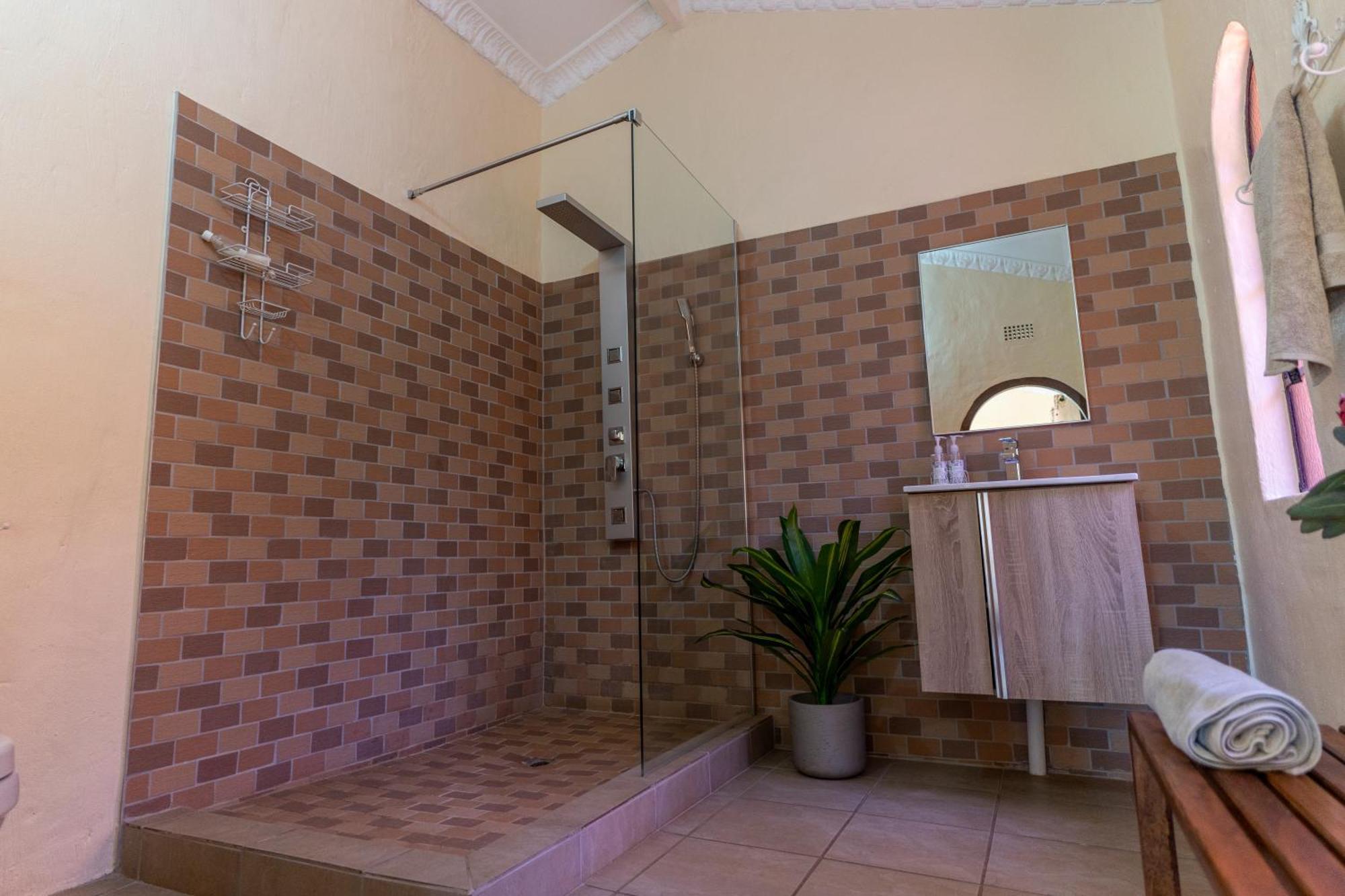 קמפטון פארק Airport Tower Lodge חדר תמונה