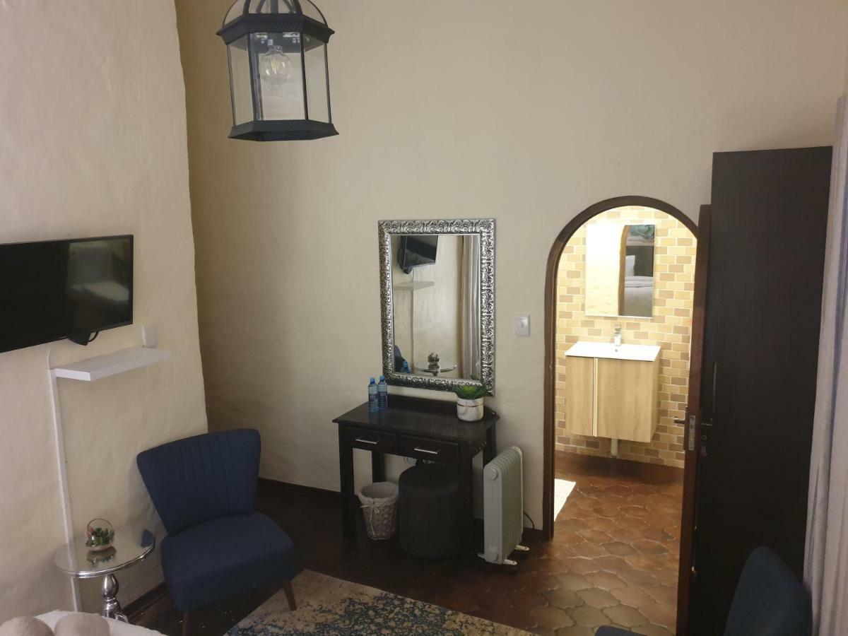 קמפטון פארק Airport Tower Lodge מראה חיצוני תמונה