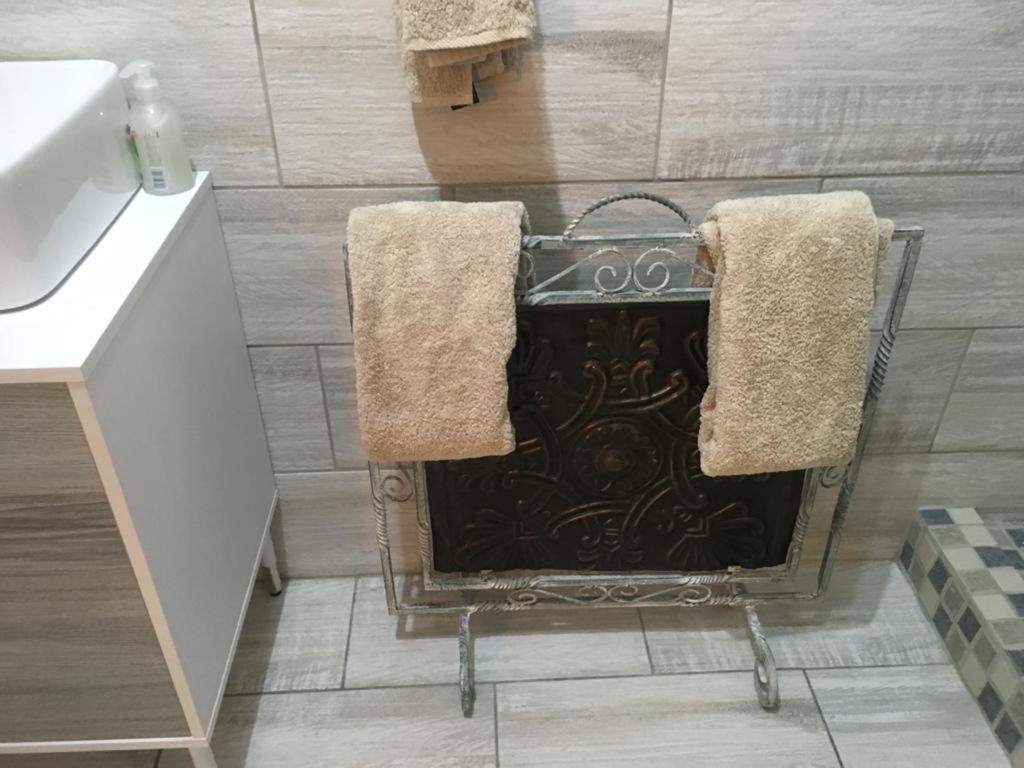 קמפטון פארק Airport Tower Lodge מראה חיצוני תמונה